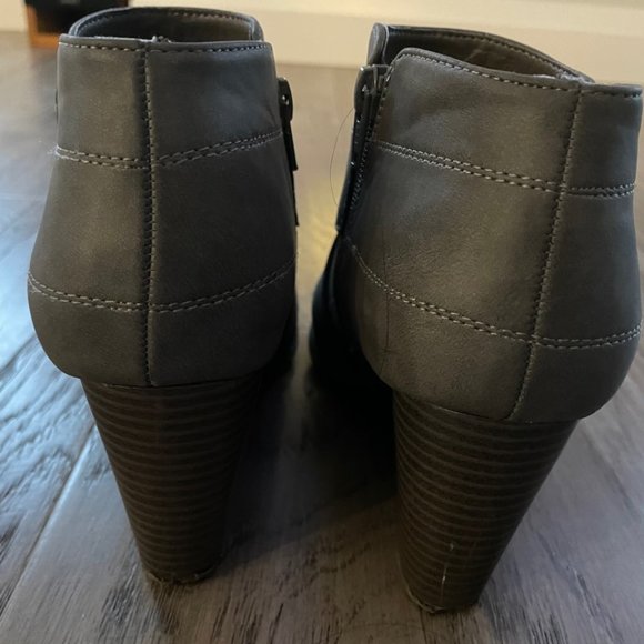 Ladies Wedge booties Size 9M - Picture 4 of 5